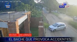 Bache provoca vuelco de vehículo en San Lorenzo