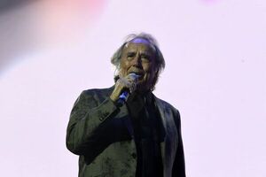 Joan Manuel Serrat anuncia gira de despedida de los escenarios