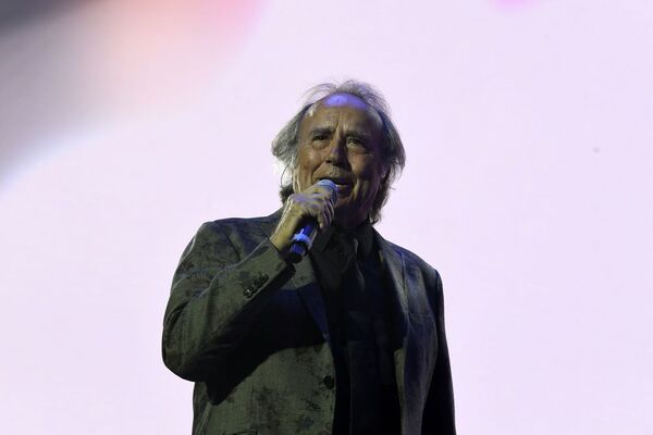 Joan Manuel Serrat anuncia gira de despedida de los escenarios