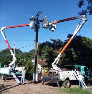 En tres años, la ANDE pretende instalar los 12.000 transformadores que comprará mediante la Itaipú - Nacionales - ABC Color