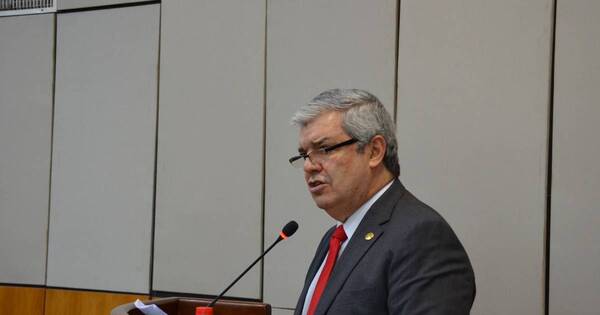 La Nación / Riera recrimina a senadores: “Es más rápido confirmar a un liberal que aprobar a un colorado”