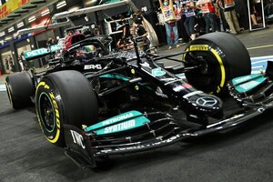 Hamilton y Mercedes mantienen el ritmo en Arabia Saudita