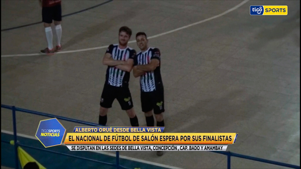 Alberto Orué con el informe del fútbol de salón