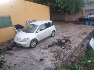 Auto robado ayer fue recuperado en desarmadero mau gracias al GPS - Nacionales - ABC Color