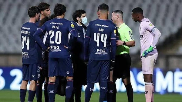 Diario HOY | Portugal quiere suspender los partidos si un equipo no tiene 13 futbolistas