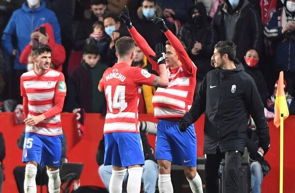 Arias da el triunfo al Granada ante un Alavés sin acierto - Fútbol Internacional - ABC Color