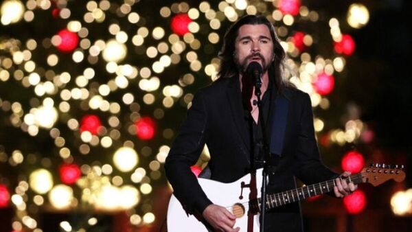 Juanes fue una de las estrellas invitadas para dar inicio a la Navidad en la Casa Blanca