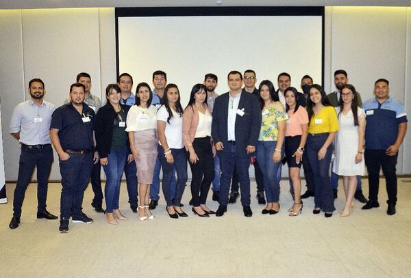 Fleming sigue con capacitaciones - Empresariales - ABC Color