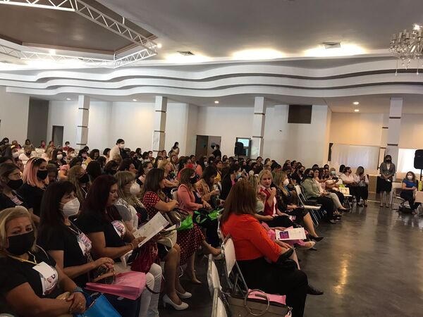 Con más de 300 mujeres, inició el l Congreso Nacional de Mujeres Líderes y Políticas del Paraguay