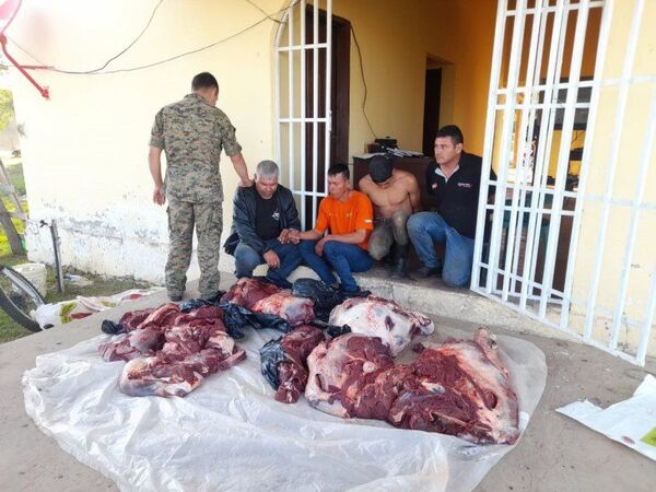 Caen sospechosos de abigeato con más de 350 kilos de carne vacuna