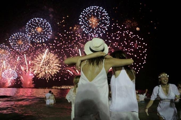 Diario HOY | Río cancela su fiesta de fin de año tras primeros casos de ómicron en Brasil