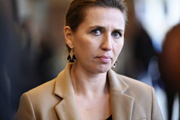 Primera ministra danesa se disculpa tras ser grabada sin tapabocas - Mundo - ABC Color