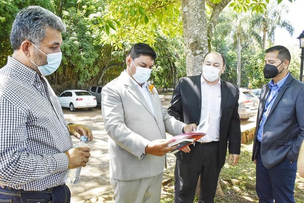 PRESENCIA DEL DIRECTOR GENERAL DE ADUANAS FUE ACOMPAÑADA POR EL GOBERNADOR DE ITAPÚA - Itapúa Noticias