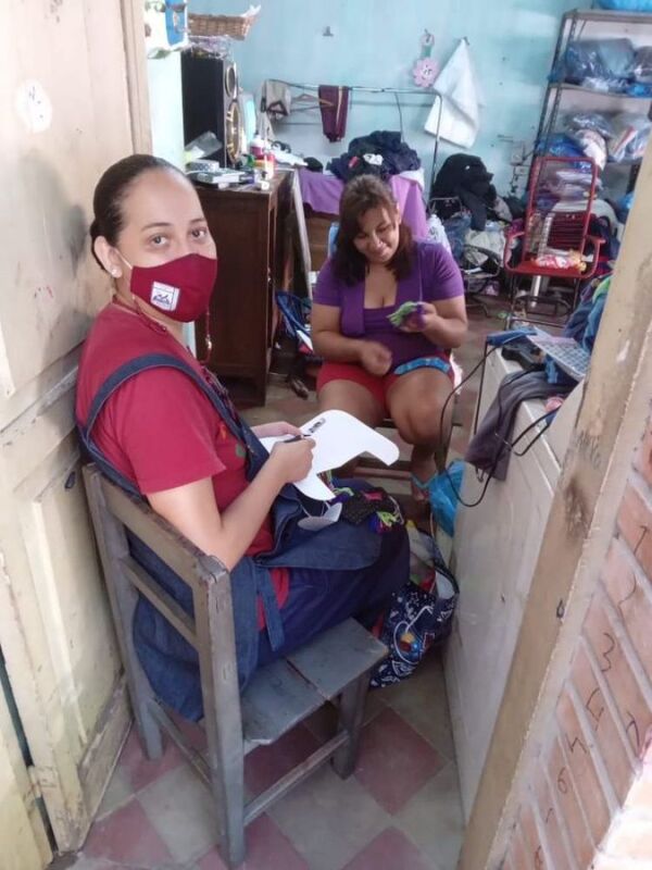 Maestras mochileras acercaron una nueva modalidad de enseñanza integral a hogares paraguayos