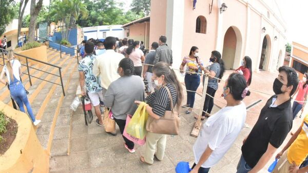 Caacupé: Salud vacunará contra el Covid-19 por 90 horas ininterrumpidas