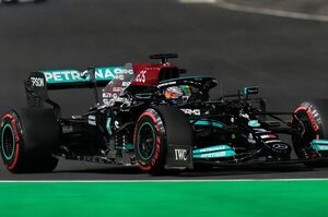 Verstappen choca en los últimos metros y Hamilton se queda con la 'pole'