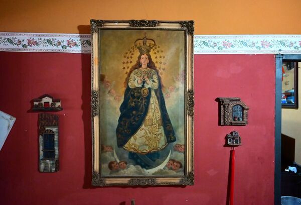 El cuadro más famoso de la Virgen  - ABC Revista - ABC Color