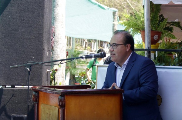 Gobernador de Cordillera abandona a Efraín Alegre y se suma al “Diálogo Azul” - ADN Digital