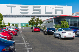 Tesla invita a Itaipu a explorar soluciones para el almacenamiento de energía a gran escala