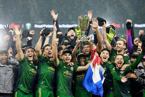 Cristhian Paredes es campeón de conferencia con Portland Timbers