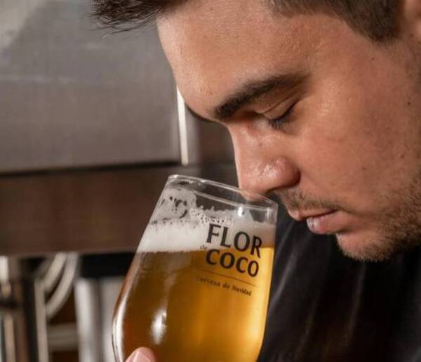 Crónica / Hasta la birra ya tiene aroma a flor de coco en estas fiestas