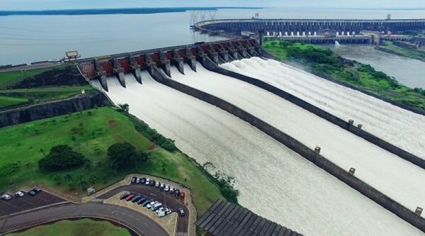 “Se están defendiendo intereses particulares, no los de la patria en tema Itaipú”, sostiene Mercedes Canese