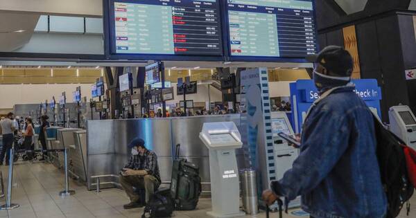 La Nación / Reino Unido exige test negativo obligatorio para viajeros