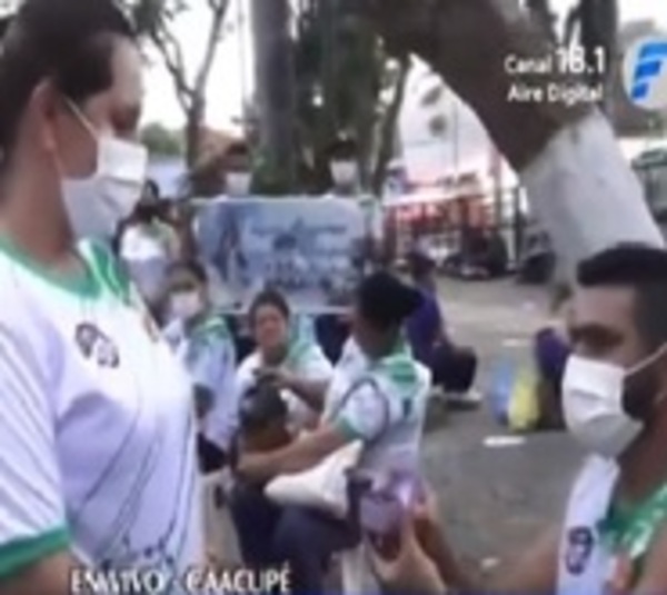 ¡Emotivo! Pidió matrimonio frente a la Basílica de Caacupé - Paraguay.com