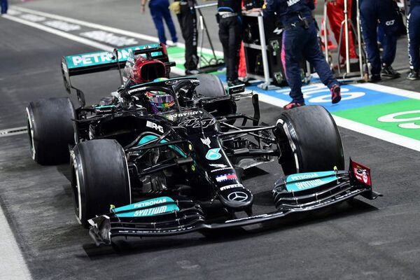 Hamilton gana caótico GP de Arabia - Automovilismo - ABC Color