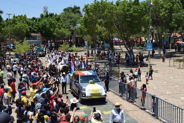 Caacupé: Jinetes del Paraguay llegaron hasta la Virgen de los Milagros - Nacionales - ABC Color