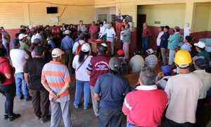 Pagan salarios atrasados a funcionarios de la comuna de Hernandarias