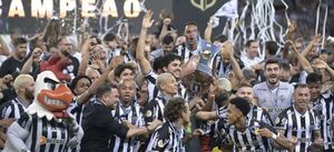 Atlético Mineiro celebró el título con un festival de goles (4-3) contra el Bragantino