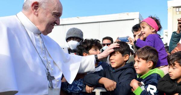 La Nación / Francisco denunció ayer el abandono a los migrantes