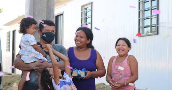 La Nación / Inician traslado de la primera familia