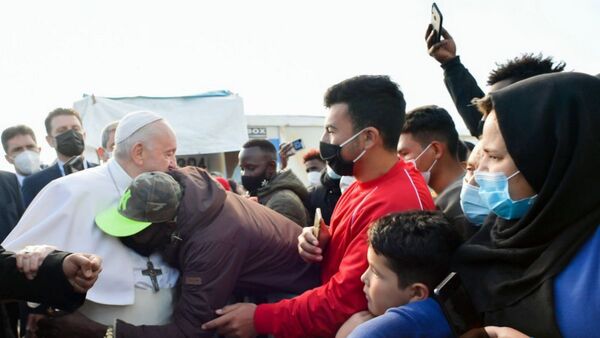 El Papa pide darle fin al “naufragio de la civilización”