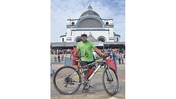 Ciclista llegó desde Buenos Aires a pedal
