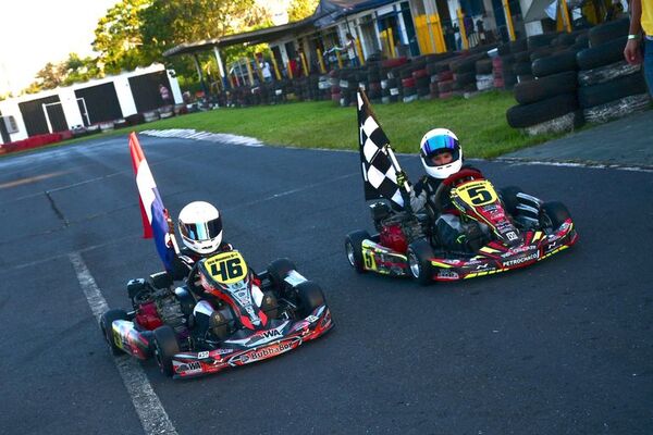 Apasionante séptima prueba del karting - Automovilismo - ABC Color