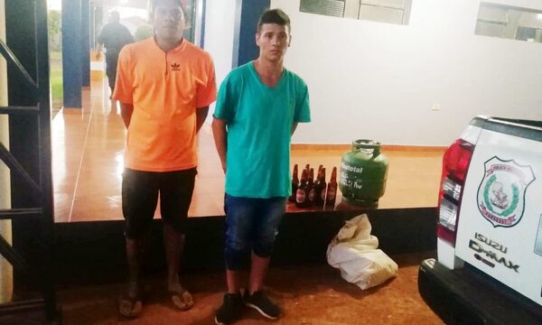 Apresan a dos jóvenes por hurto de garrafa y botellas de cervezas – Diario TNPRESS