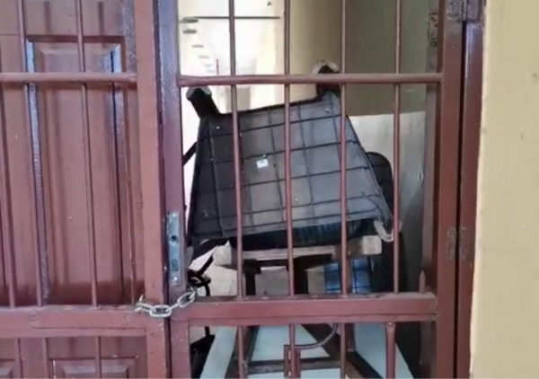 Toma del CNC: Denuncian que exsecretario del colegio influencia a estudiantes - Megacadena — Últimas Noticias de Paraguay