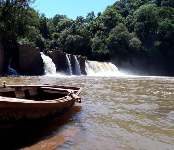 Hermanos mueren ahogados en un arroyo de Yatytay