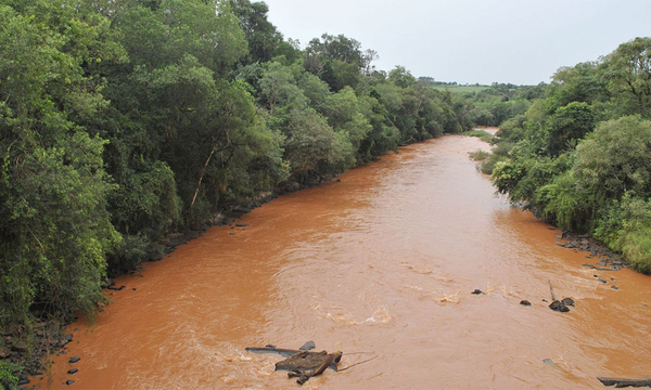 Hermanos de 20 y 15 años murieron en el arroyo Tembey de Yatytay - OviedoPress