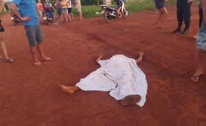 Transeúnte muere arrollado por un motociclista en asentamiento