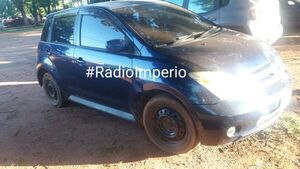 Incautan automóvil abandonado en un camino vecinal
