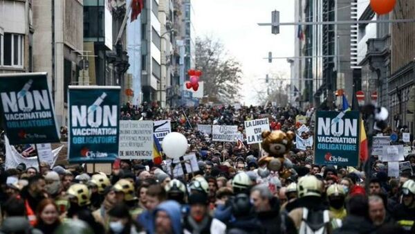 Covid-19: Miles de manifestantes en Bélgica contra las nuevas medidas sanitarias
