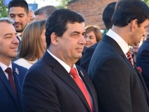 Cuestionan declaraciones de Hugo Velázquez por reivindicar figura de Stroessner · Radio Monumental 1080 AM