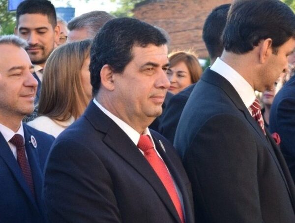 Cuestionan declaraciones de Hugo Velázquez por reivindicar figura de Stroessner · Radio Monumental 1080 AM