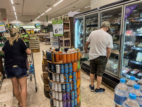 Mercado prevé por primera vez la inflación arriba de la meta en Brasil en 2022 - MarketData