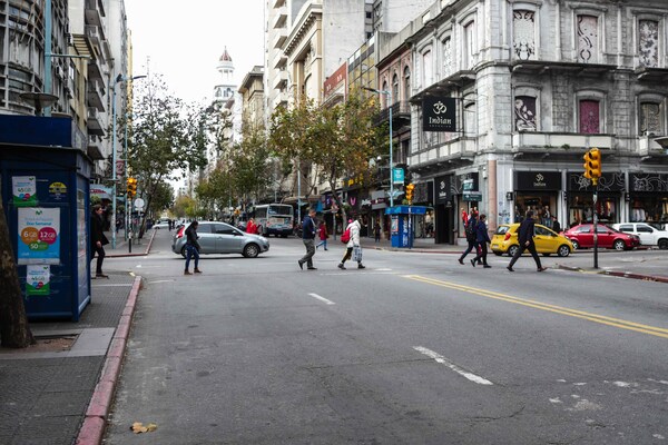 Uruguay registra un 10,2 % de pobreza en el primer semestre de 2021 - MarketData
