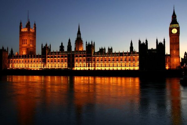 Hallan restos de cocaína en 11 de 12 baños en el Parlamento británico - Megacadena — Últimas Noticias de Paraguay