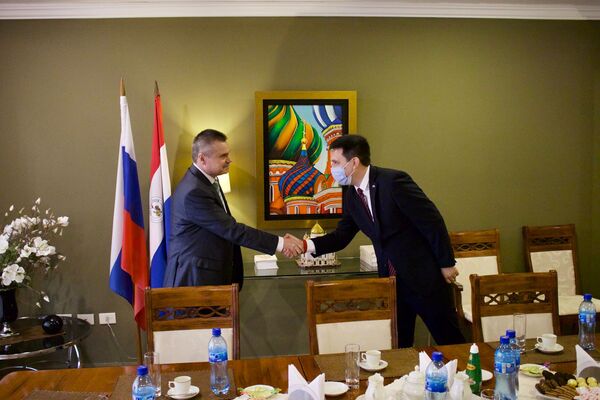 Ministro de la Juventud se reunió con el embajador ruso en busca de más oportunidades para jóvenes - El Trueno